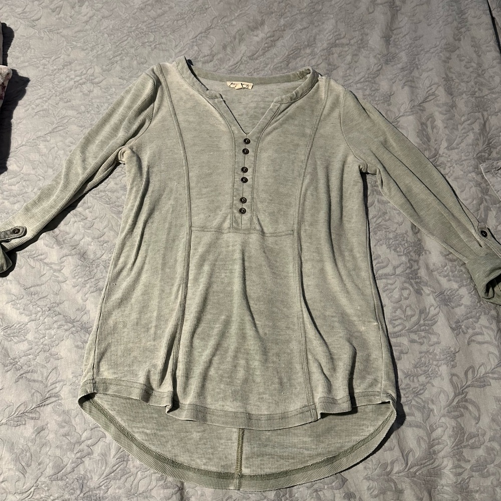 Women’s long sleeve shirt